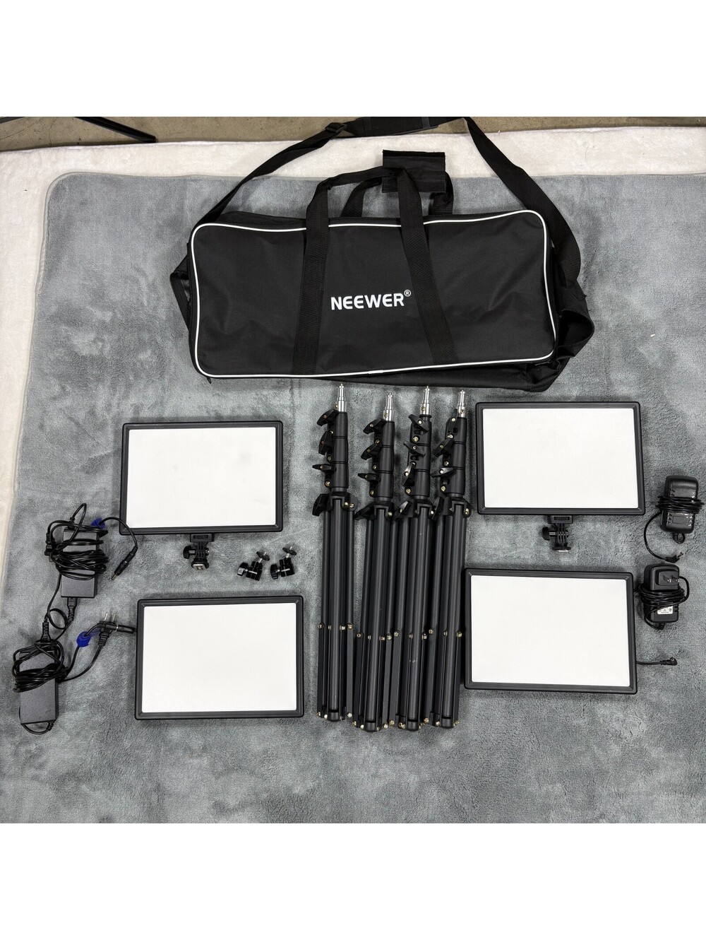 Neewer NL-192AI LED Panel Light 4-Pack Kit Stands Carry Bag 20W CRI 97 Mixed Lot